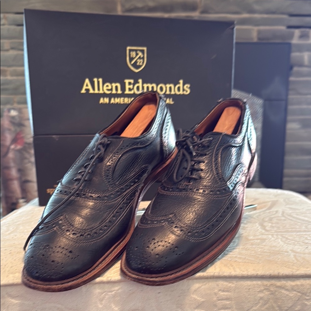 Allen Edmonds Men's Black Oxford Shoes